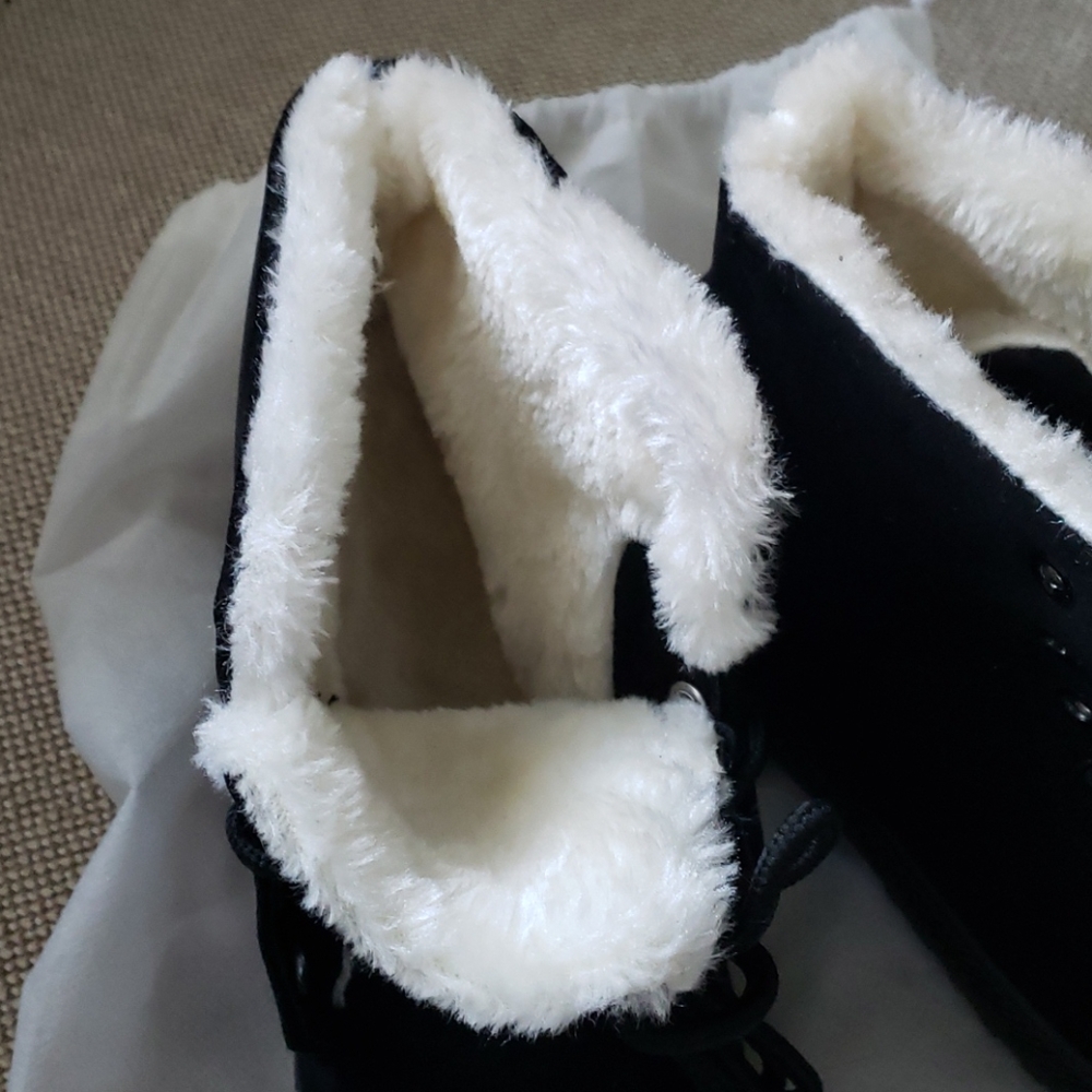 Boots - Picture 2 of 4